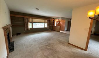 807 10th St, Perry, IA 50220