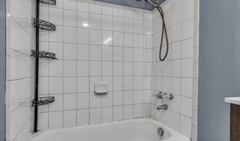 32 1st St, Barnegat, NJ 08005