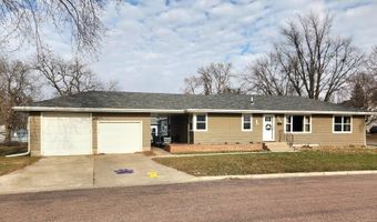 210 E Maple St, Beresford, SD 57004