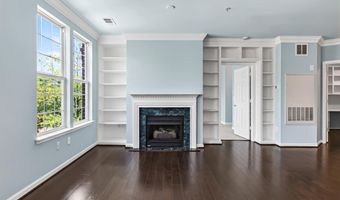 4950 BRENMAN PARK Dr 308, Alexandria, VA 22304