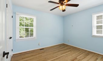 4003 KLOMAN St, Annandale, VA 22003