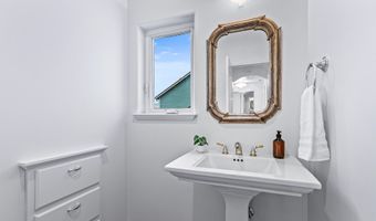 517 Lakota Way, Ashland, OR 97520