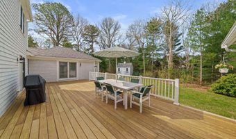 35 Waterfield Rd, Osterville, MA 02655