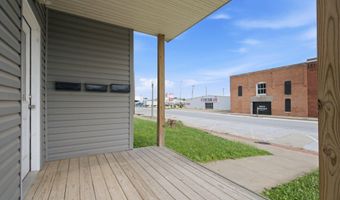 36 W Olive St, Aurora, MO 65605