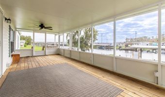 25836 MANHATTAN Ln, Astor, FL 32102