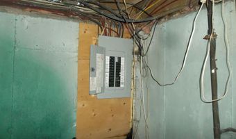 4 Spring St, Baileyville, ME 04694