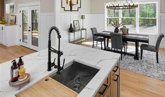 450 Carrs Pond Rd, East Greenwich, RI 02818