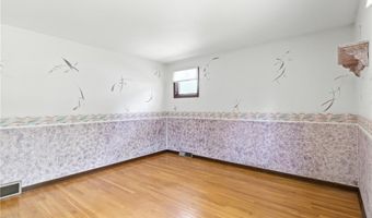 53 Christine Dr, Amherst, NY 14228
