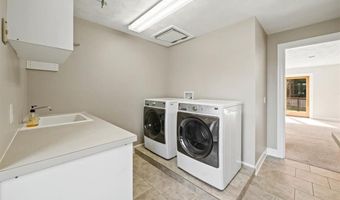 30 Dutchess Dr, Cranston, RI 02921
