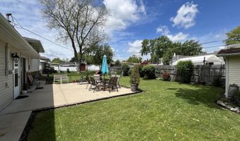 440 W Lake Park Dr, Addison, IL 60101