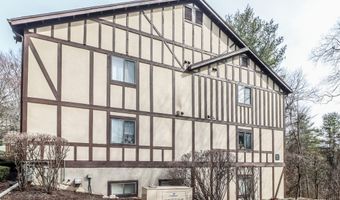 28 Rollingwood Dr 28, Brookfield, CT 06804