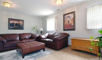 440 W Lake Park Dr, Addison, IL 60101