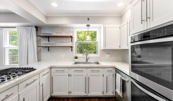 486 Edgeworthe Dr SE, Ada, MI 49301