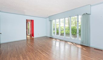 191 Parkview Dr, Aurora, OH 44202