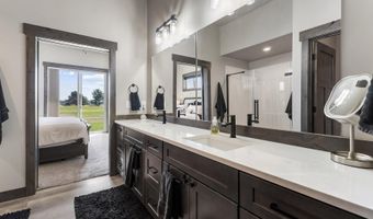 40 Bunker Ln, Blanchard, ID 83804