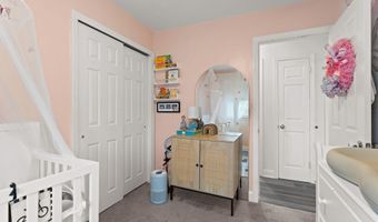 5 TRINITY Pl, Barrington, NJ 08007