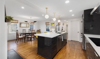 23 Mt. Vernon St, Newport, RI 02840