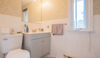 95 Chestnut St APT I, Bethel, CT 06801