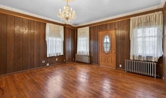 108 W 2ND St, Alburtis, PA 18011