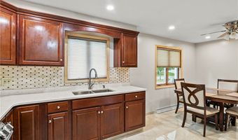 87 Imperial Dr, Amherst, NY 14226