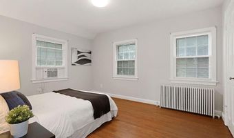 1033 N MONROE St, Arlington, VA 22201