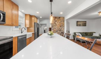 3146 CLUB Dr, Allentown, PA 18103