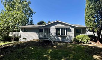 8384 N Broadway, Apple River, IL 61001