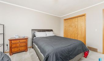408 N Oak Ridge Rd, Brandon, SD 57005