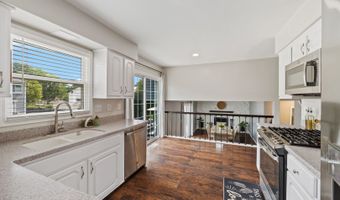 375 Partridge Ct, Algonquin, IL 60102