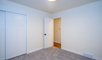 5905 Malabar Ln, Madison, WI 53711