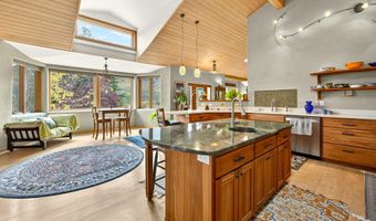 2026 Ashland Mine Rd, Ashland, OR 97520