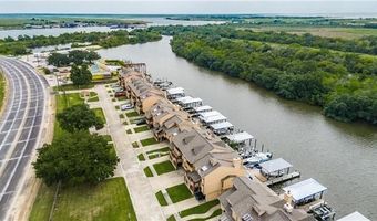 24 LAKE BREEZE Dr 24, New Orleans, LA 70129