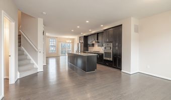 2715 S Spurway Dr, Ann Arbor, MI 48105