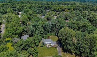 11 Lyon Rd, Middletown, NJ 07748