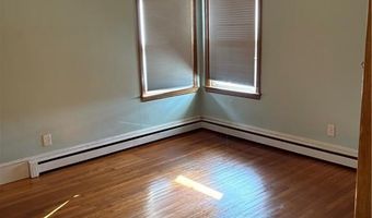 25 Pensaukee Ave, North Providence, RI 02911