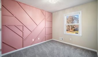 12 6th St, Barnegat, NJ 08005