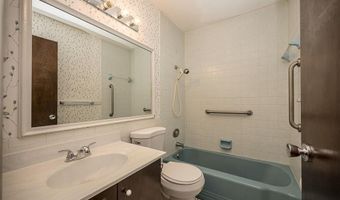 425 Kenilworth Ln, Ballwin, MO 63011