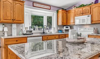 1391 Turner St, Auburn, ME 04210