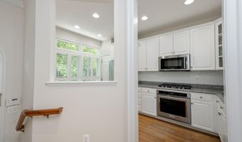 9 FRANKLIN St, Alexandria, VA 22314