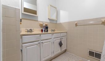 52 Westside Ave, Avenel, NJ 07001