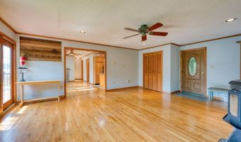 28 Farm Dr, Ashford, CT 06278