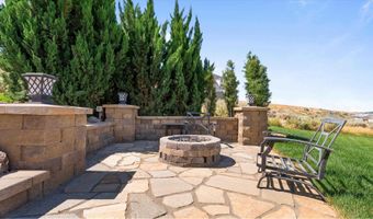 16904 E Love Ln, Benton City, WA 99320