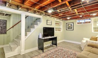 11 Pine Ave, Barrington, RI 02806