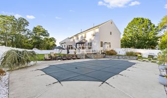 14 Brittany Dr, Bayville, NJ 08721