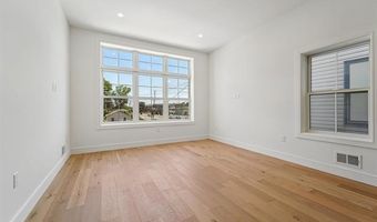 90 E 27TH St, Bayonne, NJ 07002