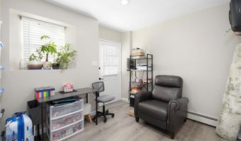 54 Salem Ave, Cranston, RI 02920