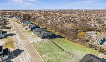 818 Evans View Dr, Adel, IA 50003