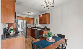 1047 Lowell Dr, Apple Valley, MN 55124