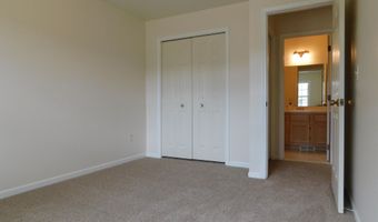 490 Liberty Pointe Dr, Ann Arbor, MI 48103