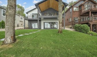 2707 1st St, Arnolds Park, IA 51331